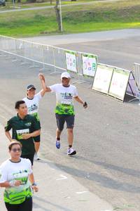 BIB: 19041
                            <button type="button" onclick="openModal(3553117)" class="btn btn-primary btn-sm float-right btn-popup" data-toggle="modal" data-target=".modal-high-quality">
                        <i class="fas fa-shopping-cart"></i> Add to Cart
                    </button>
                                            <button type="button" onclick="isThisMe(3553117, true)" class="btn btn-success btn-sm float-right btn-popup btn-isme hidden" data-toggle="tooltip" data-placement="bottom" title="นี่คือรูปของคุณใช่ไหม คลิกที่นี่เพื่อเอาเข้าอัลบั้ม">
                        <i class="fas fa-plus"></i> Add to album
                    </button>
                    <button type="button" onclick="isThisMe(3553117, false)" class="btn btn-warning btn-sm float-right btn-popup btn-isnotme hidden">
                        <i class="fas fa-ban"></i> Remove from album
                    </button>